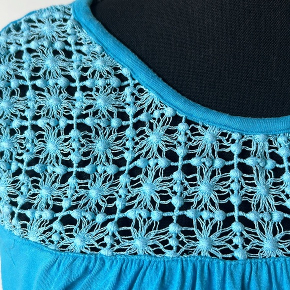 Lace Detail Tank Top - Picture 3 of 5
